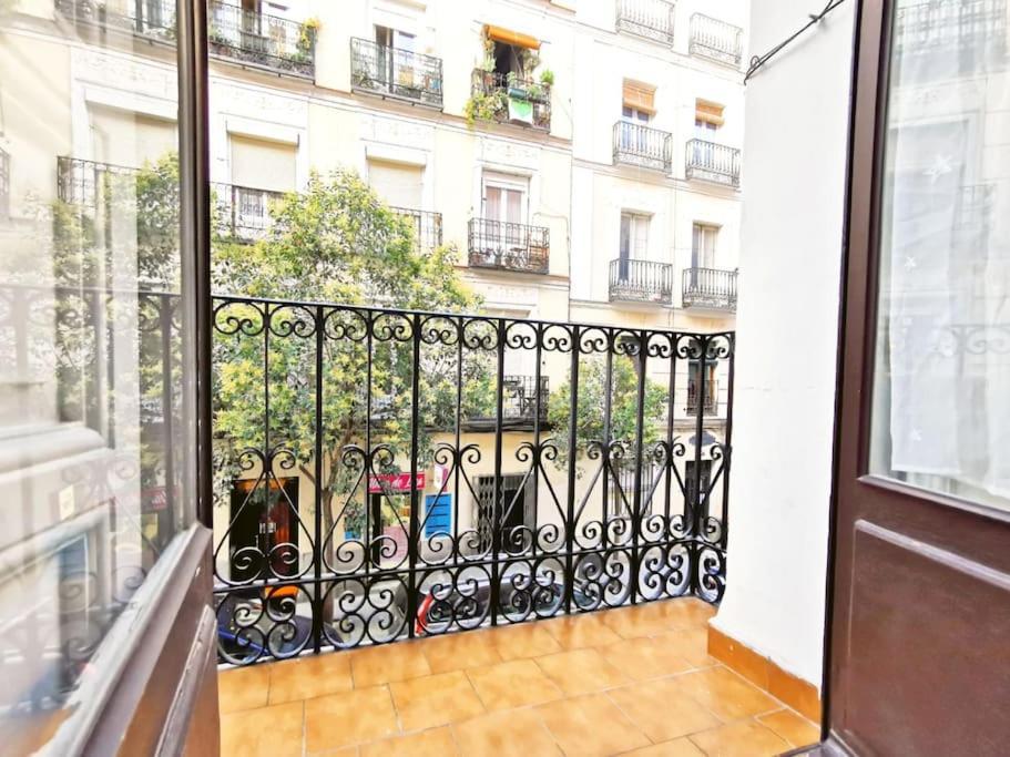 Alojamiento En Centro De Madrid Apartment Bagian luar foto